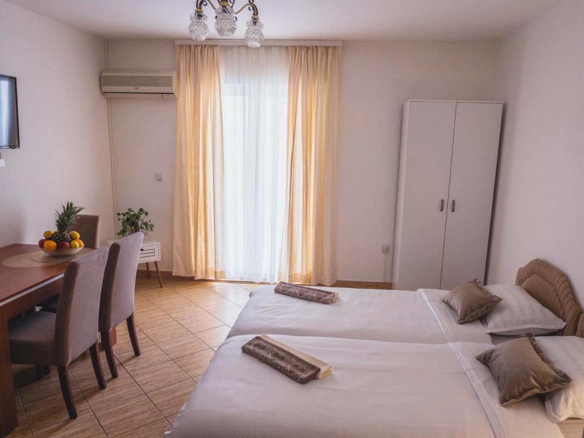 Venera Apartments Budva Luaran gambar
